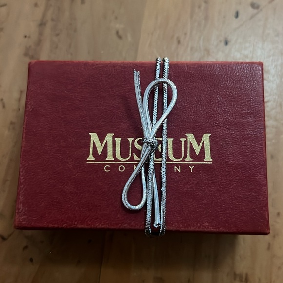 Sterling silver Celtic Knot Clip-on Earings - Picture 11 of 11